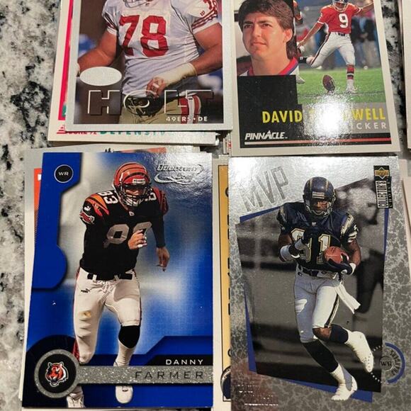 NFL FOOTBALL PLAYERS TRADING CARDS Collectible 80’s 90’s and 2000 LOT OF 190 - Picture 15 of 15